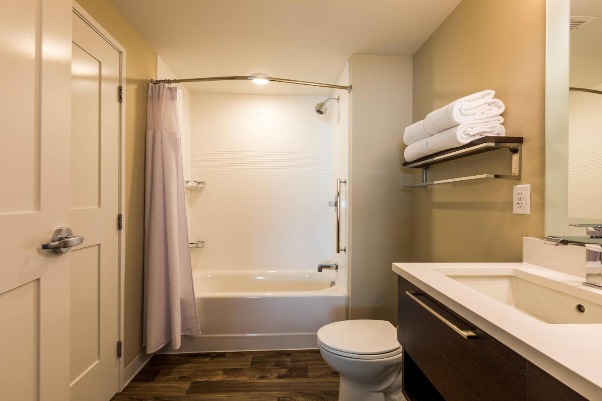 Towneplace Suites By Marriott Portland Beaverton Bagian luar foto