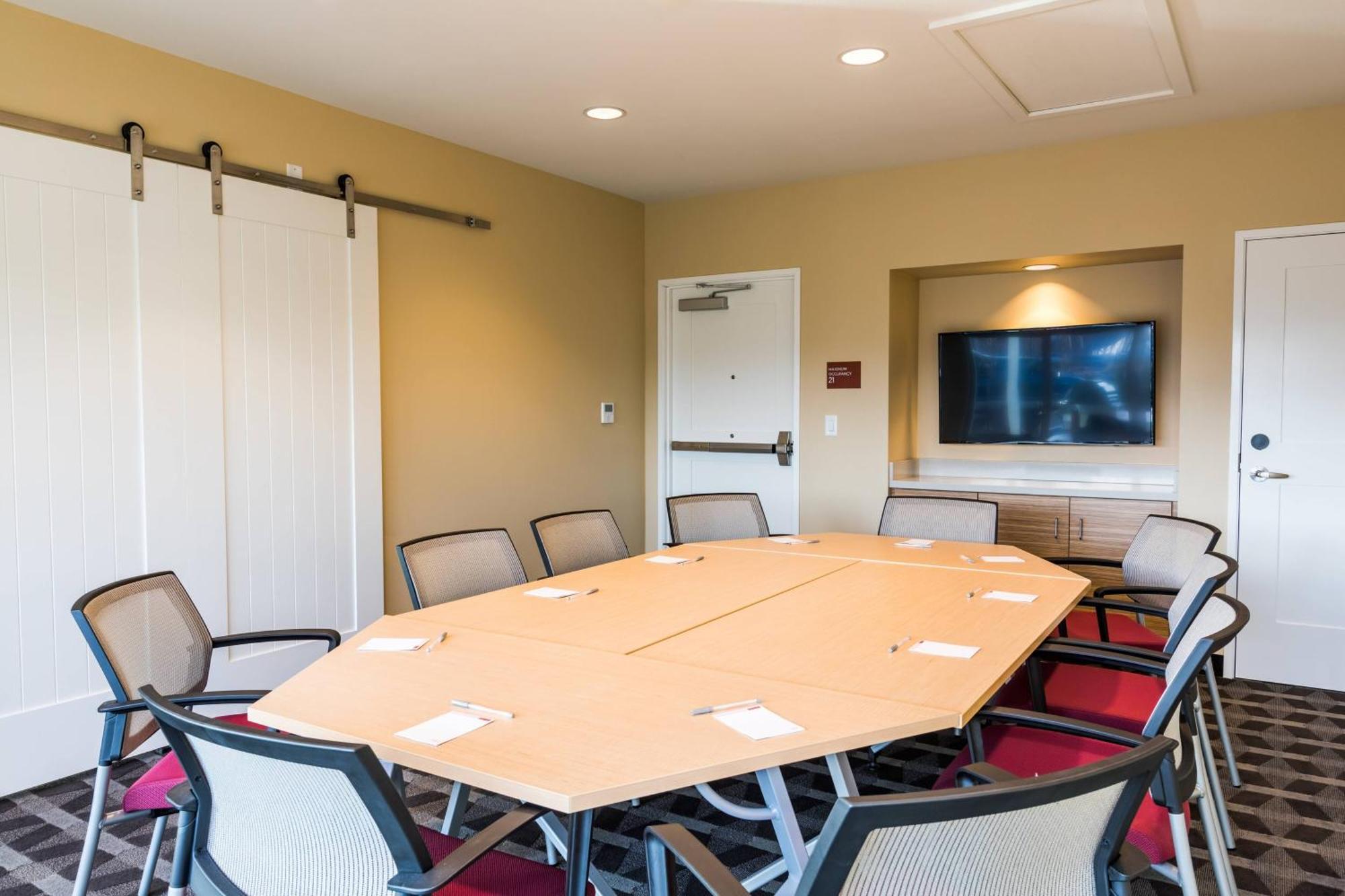 Towneplace Suites By Marriott Portland Beaverton Bagian luar foto