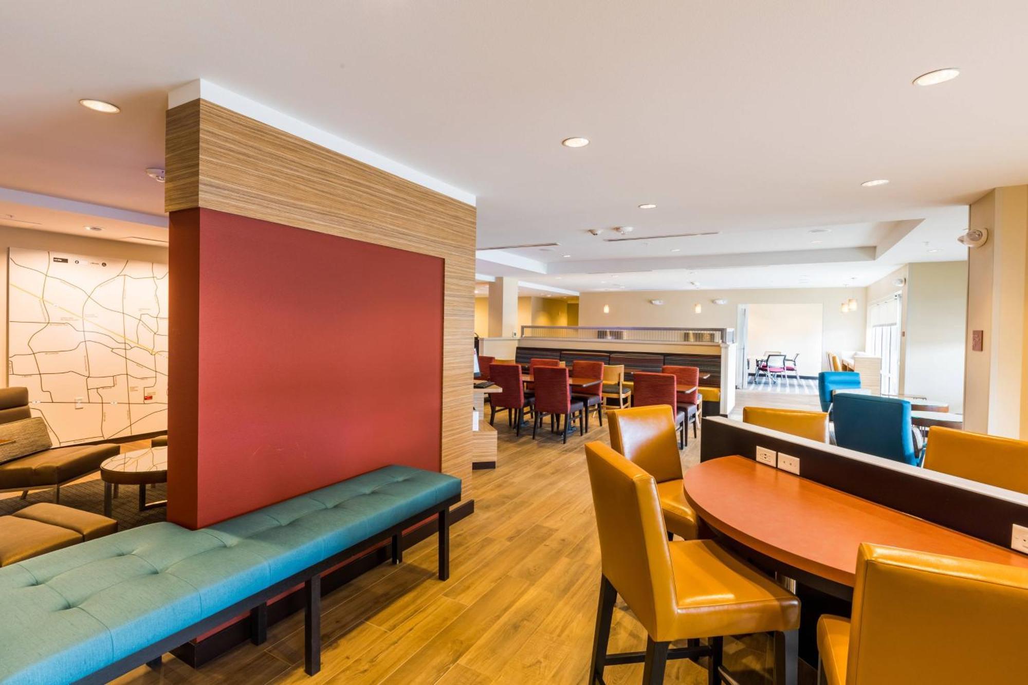 Towneplace Suites By Marriott Portland Beaverton Bagian luar foto