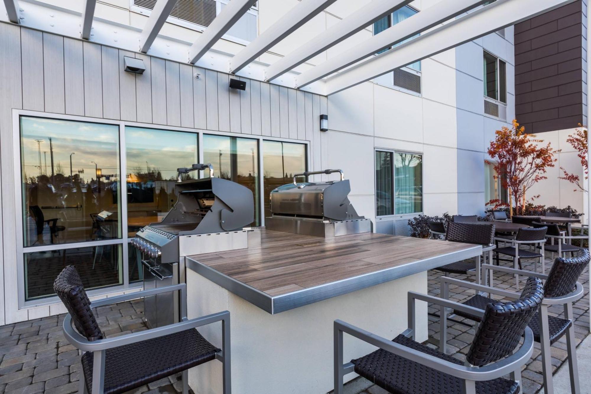 Towneplace Suites By Marriott Portland Beaverton Bagian luar foto