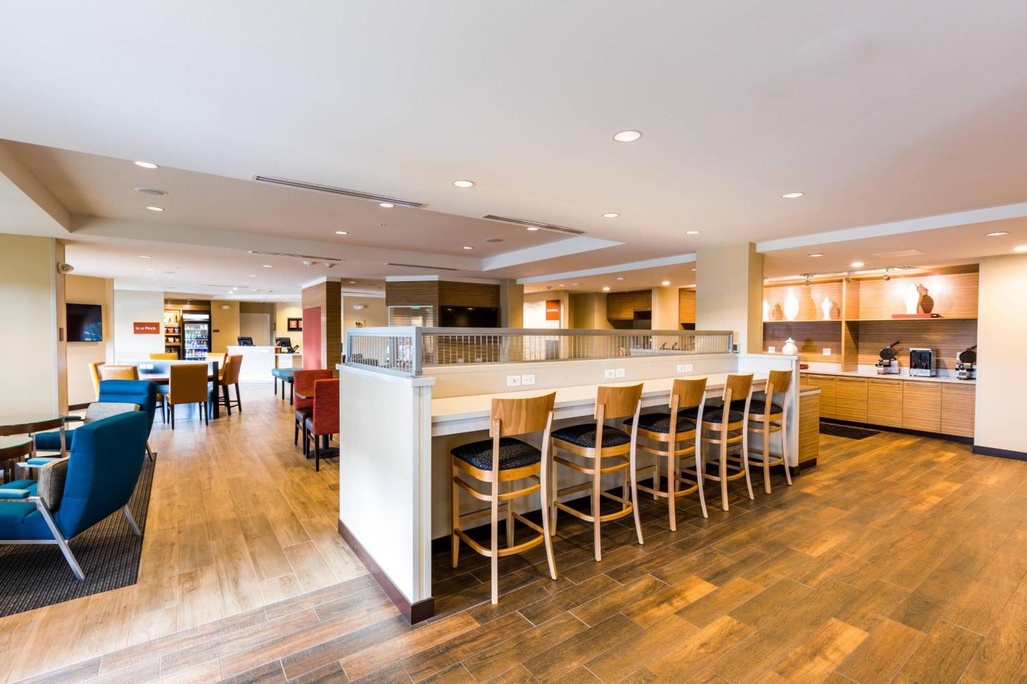 Towneplace Suites By Marriott Portland Beaverton Bagian luar foto